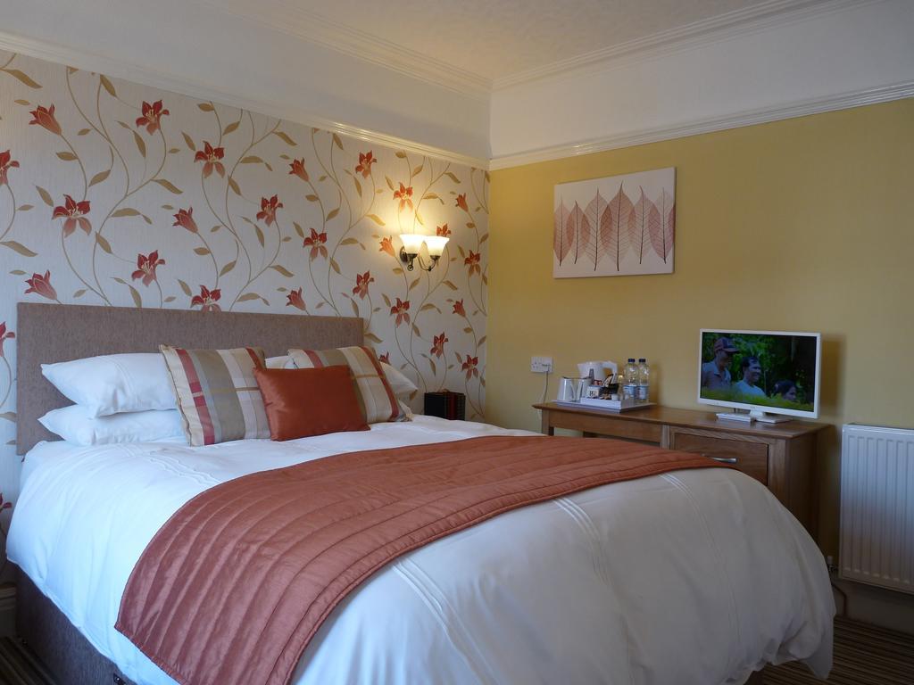 Cornerways Guest House Llandudno Buitenkant foto