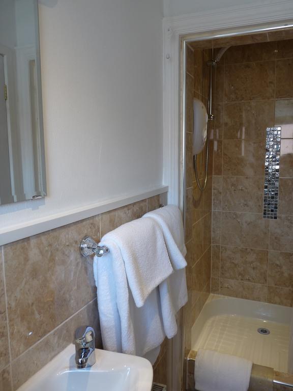 Cornerways Guest House Llandudno Buitenkant foto