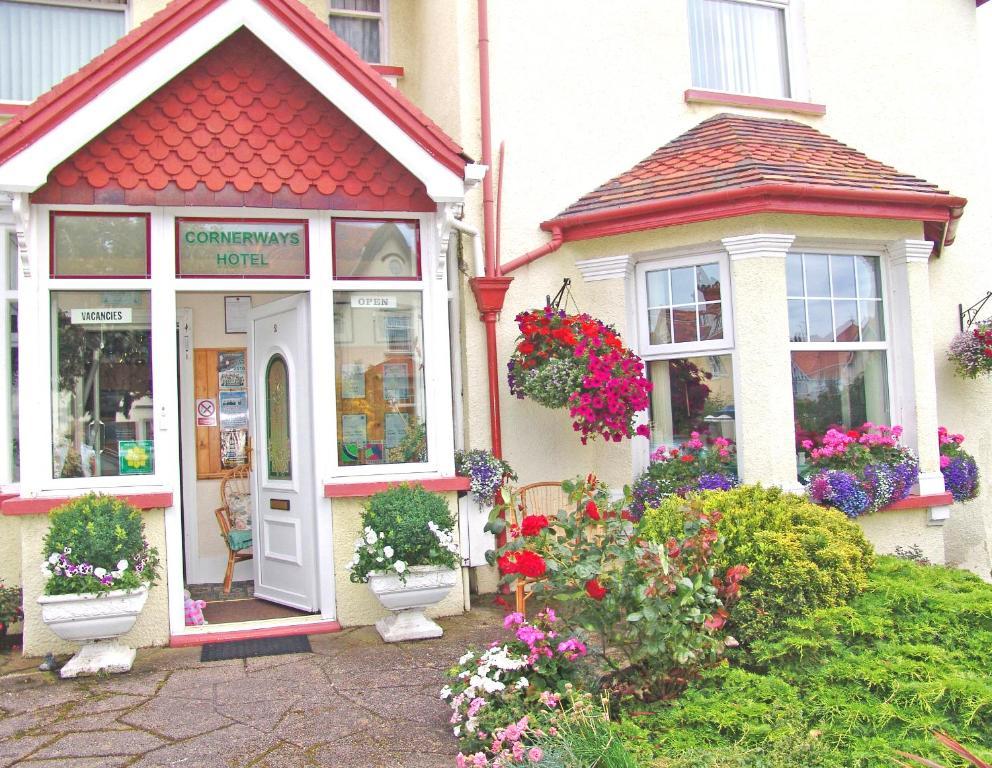 Cornerways Guest House Llandudno Buitenkant foto